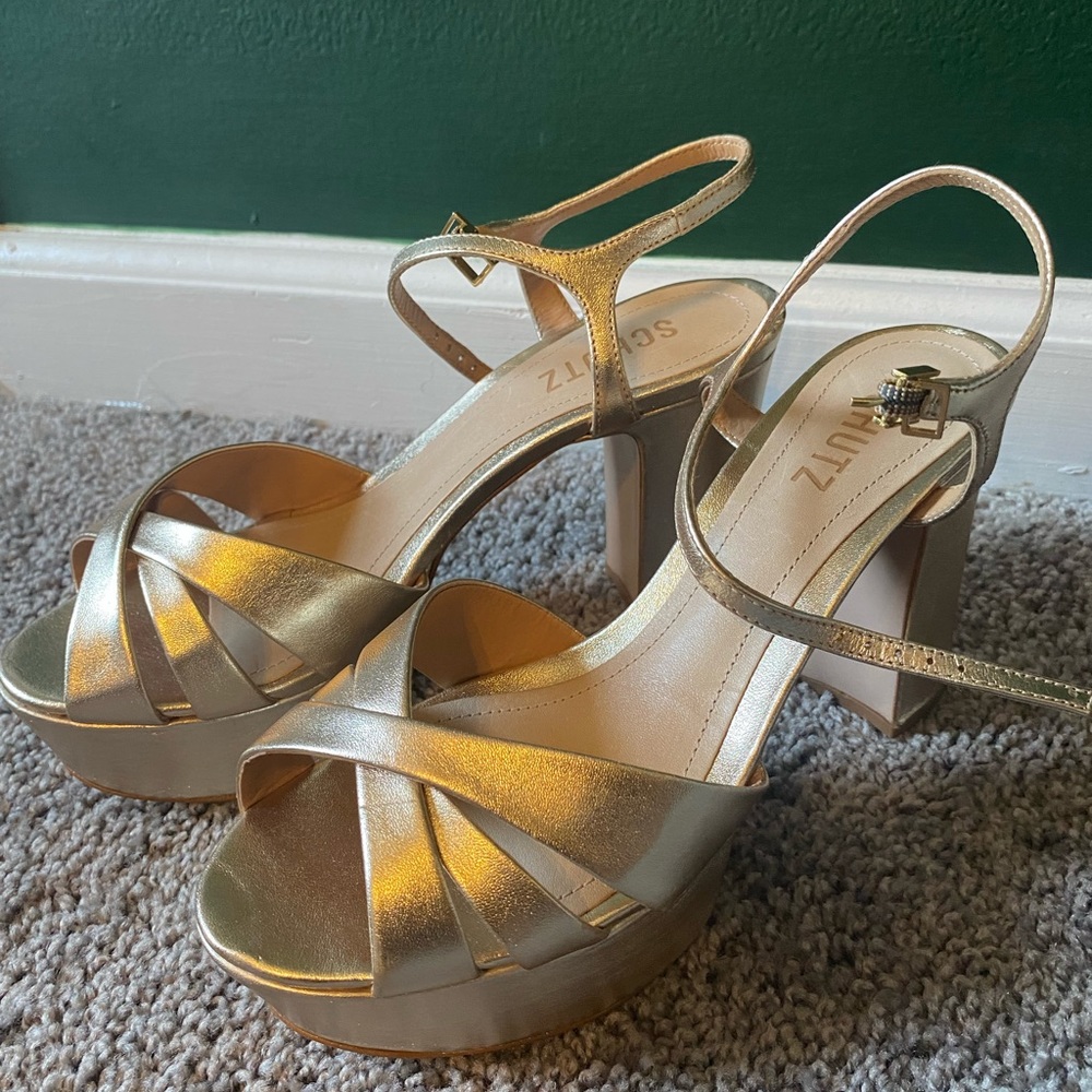 Schutz platform heel